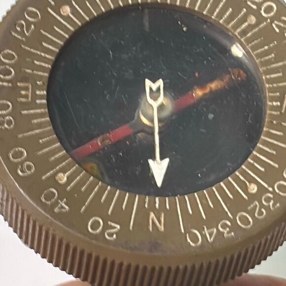 WWII US Army Bakelite Paratrooper Wrist Compass Superior Magneto WW2 - Picture 8 of 8